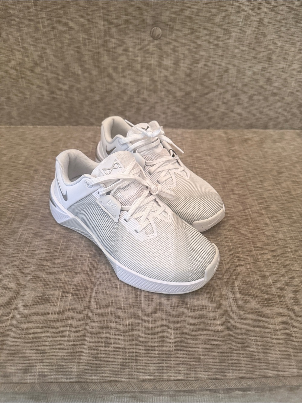 Nike Women's Metcon 10 Training Shoe - White / Light Gray - Picture 2 of 7